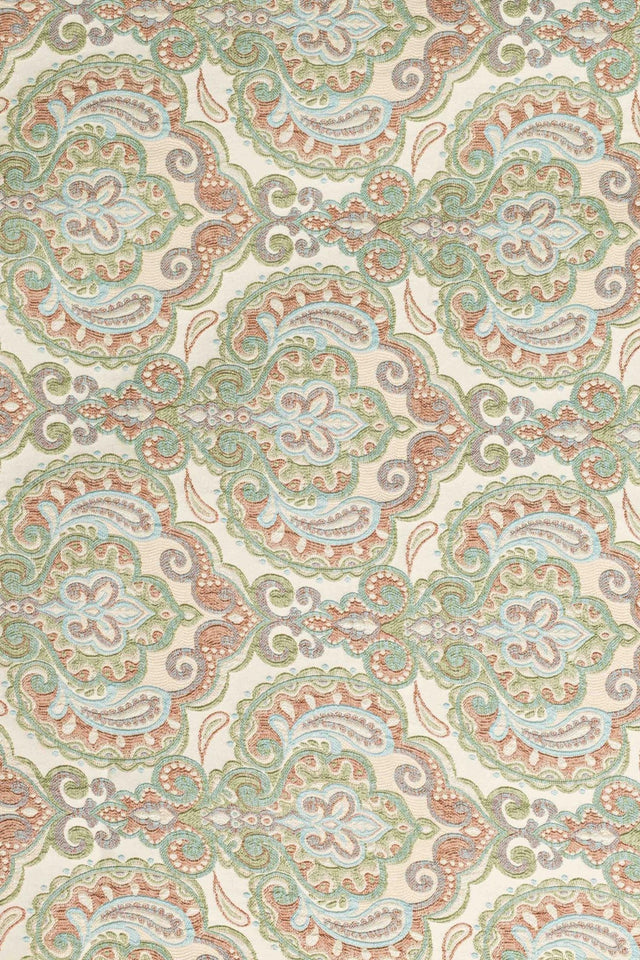 SALVIAGRÖN PAISLEY PÅ CREME BOMBAJ JACQUARD MÖBELTYG – PAISLEY-MÖNSTER