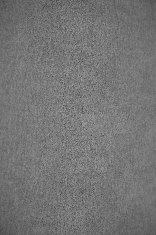 Mörk stålgrå Freya möbeltyg – teddy-look & slitstark (bild 2 av 6)