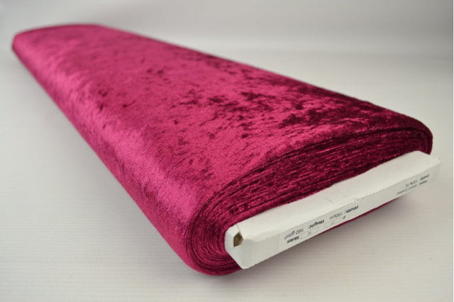 Vinröd krossad velour – stickad, stretchig & glansfullt fall (bild 2 av 7)