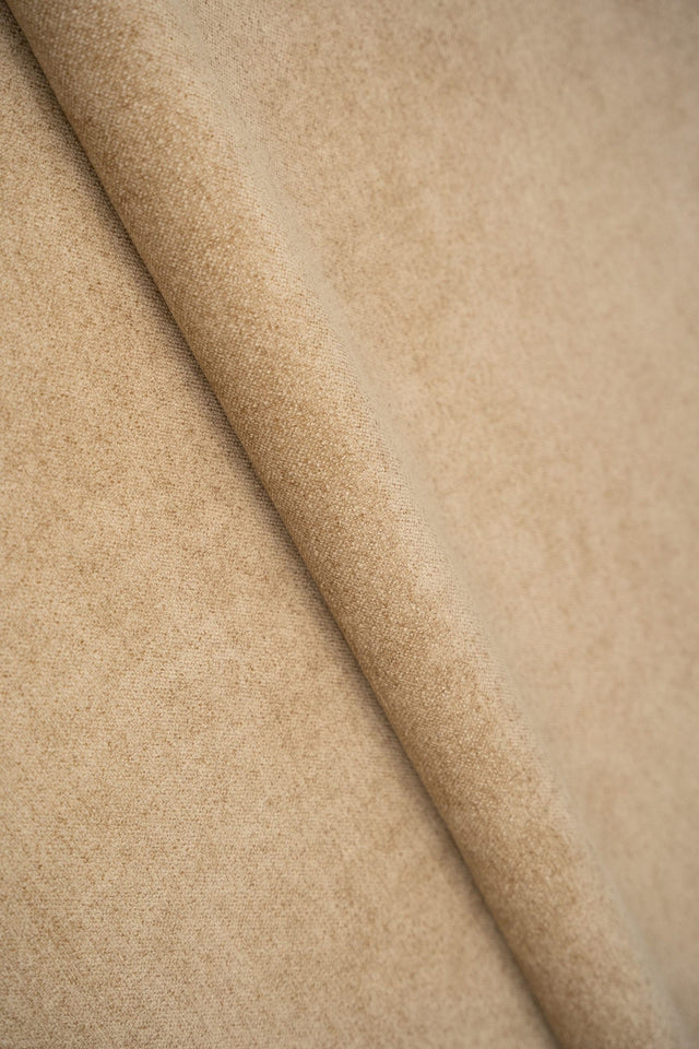Gyllene sand Hevia chenille möbeltyg – mjuk & slitstark (bild 1 av 3)