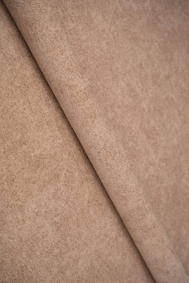 Dammig rosabeige Hevia chenille möbeltyg – mjuk & slitstark (bild 1 av 3)
