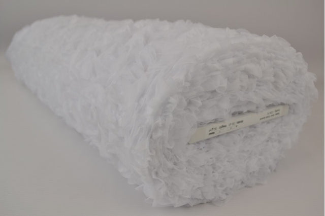 Vit broderad mesh med rosor (bild 2 av 2)