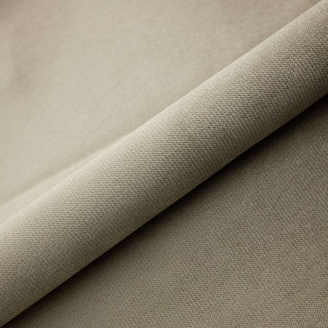 Ljus taupebeige Jaguar möbeltyg – PETPROOF & OEKO-TEX (bild 1 av 4)