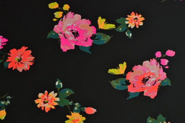 Svart lycra – akvarellblommor, 4-vägs stretch & snabbtorkande (bild 2 av 3)