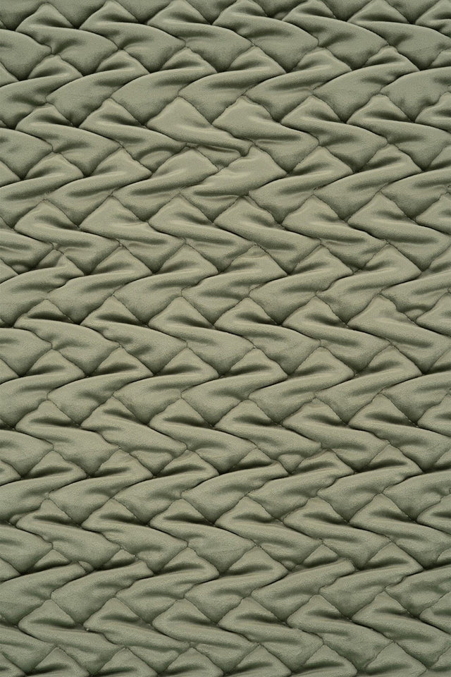 Rökt ljunggrön magic deluxe p300 – quiltad velour med flätmönster (bild 2 av 5)