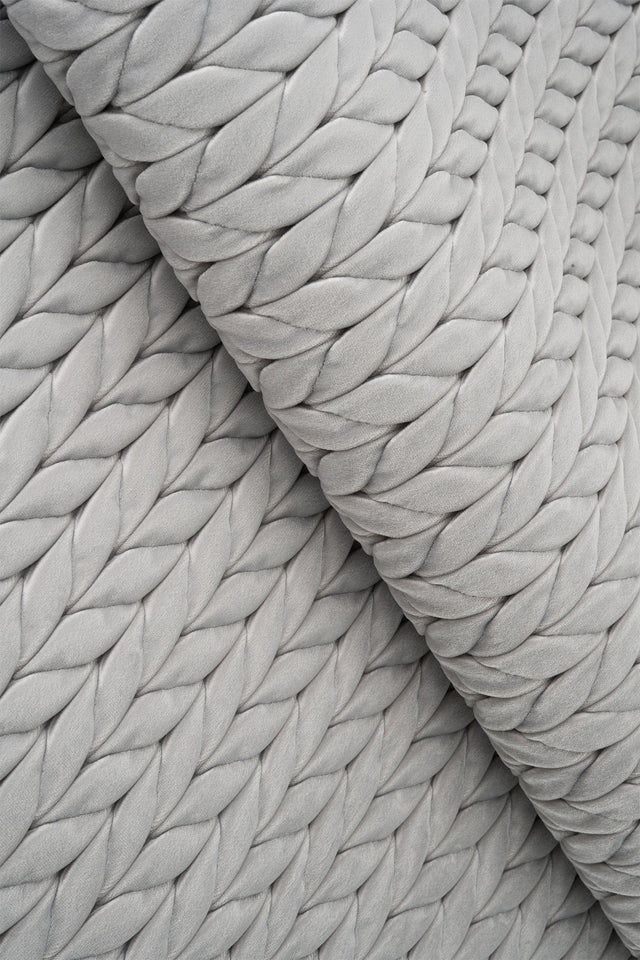 Skir silvergrå magic deluxe p301 – quiltad velour med fin flätning (bild 1 av 5)