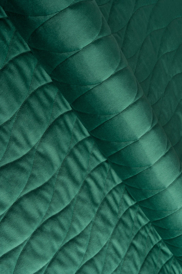 Mörk smaragdgrön magic velvet 3D – quiltad velour med vågmönster (bild 1 av 8)