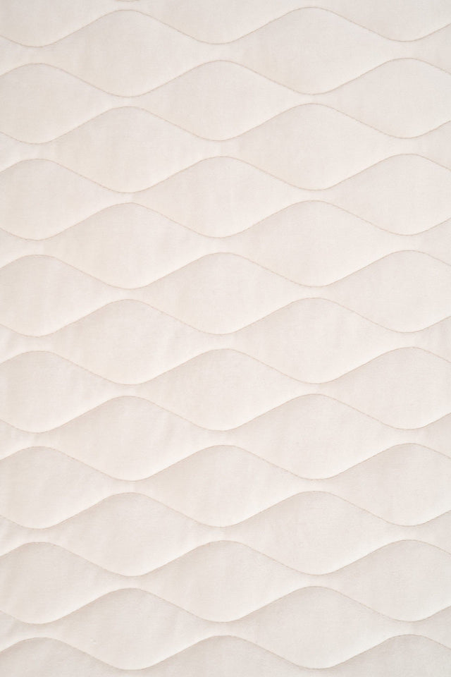 Varm elfenbensvit magic velvet 3D – quiltad velour med bladmönster (bild 2 av 8)