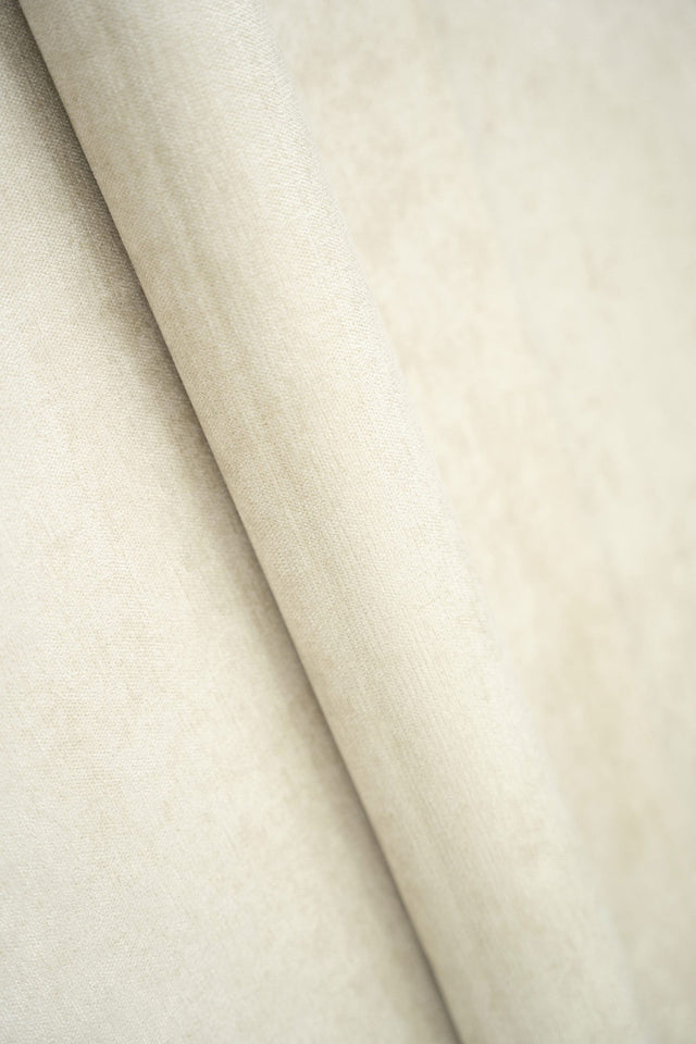 MJUK MARSIPANBEIGE NAZAR CHENILLE MÖBELTYG – LÄTT & SLITSTARK