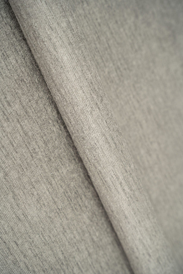 Melerad gråbeige Rugia möbeltyg – chenille-look & slitstark (bild 1 av 3)