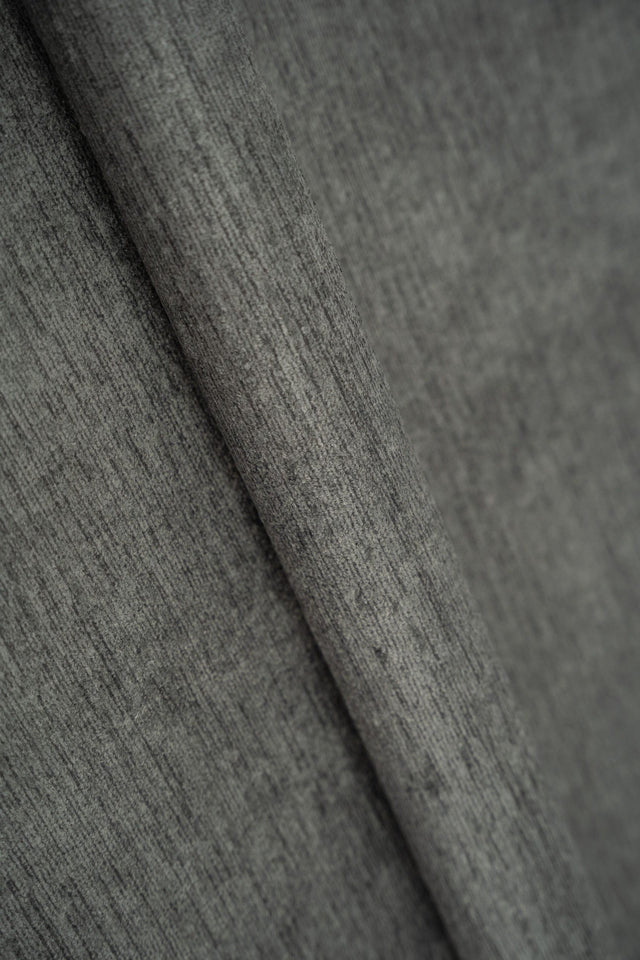 Mörk stengrå Rugia möbeltyg – chenille-look & slitstark (bild 1 av 3)