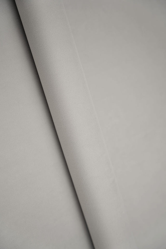 Ljus pärlgrå smart velvet möbelvelour – slitstark & petproof (bild 1 av 4)