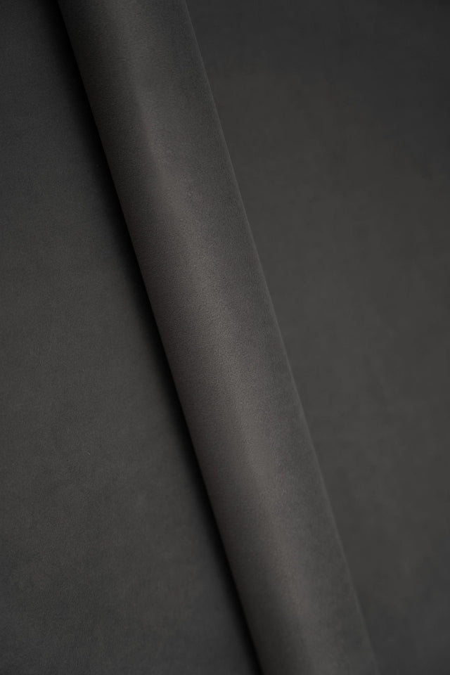 Mörk antracitgrå smart velvet möbelvelour – slitstark & petproof (bild 1 av 4)