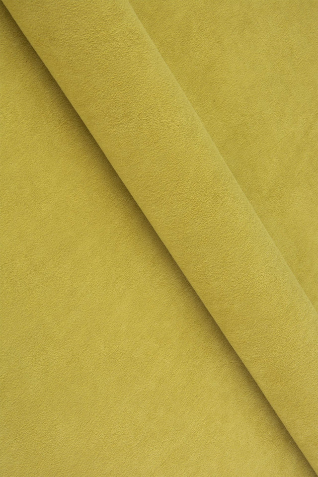 Syrlig limegul Uttario velvet möbelvelour – slitstark & petproof (bild 1 av 4)