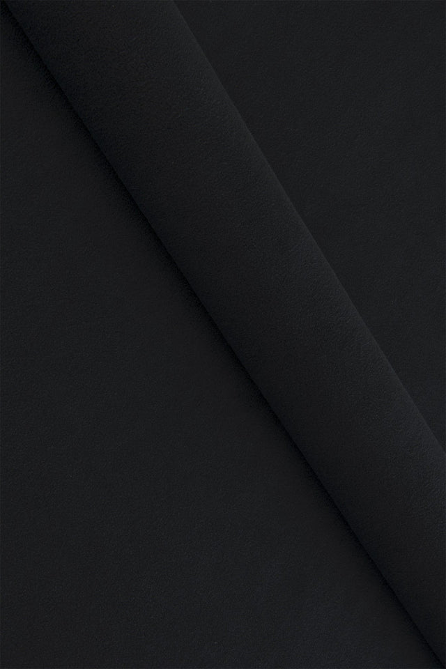Djup svart Uttario velvet möbelvelour – slitstark & petproof (bild 1 av 4)