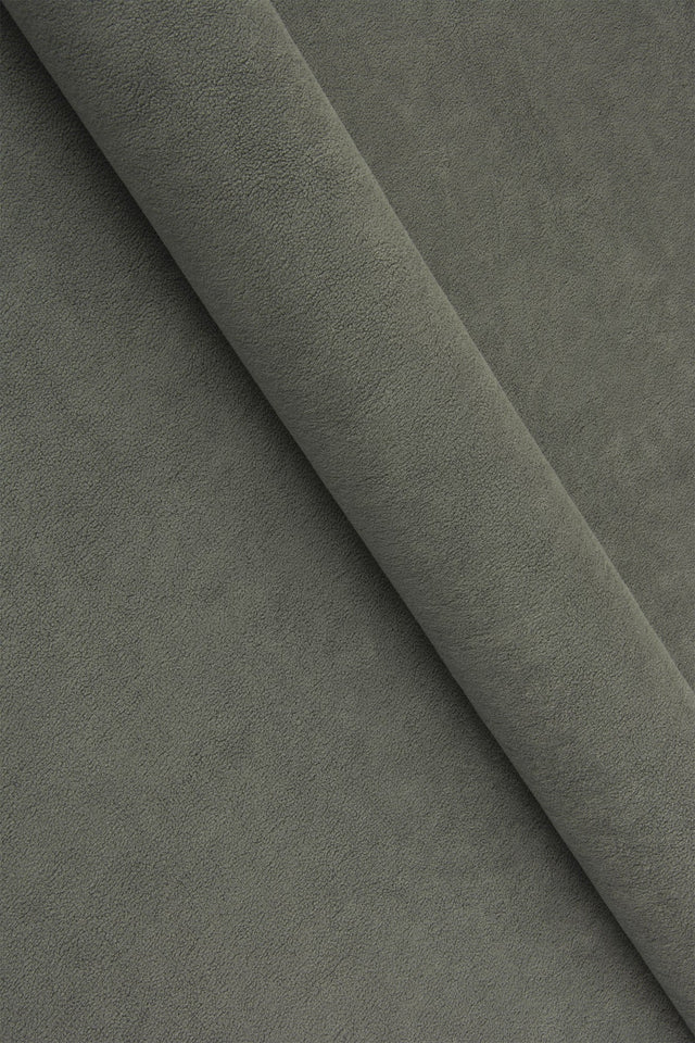 Mjuk salviagrön Uttario velvet möbelvelour – slitstark & petproof (bild 1 av 4)