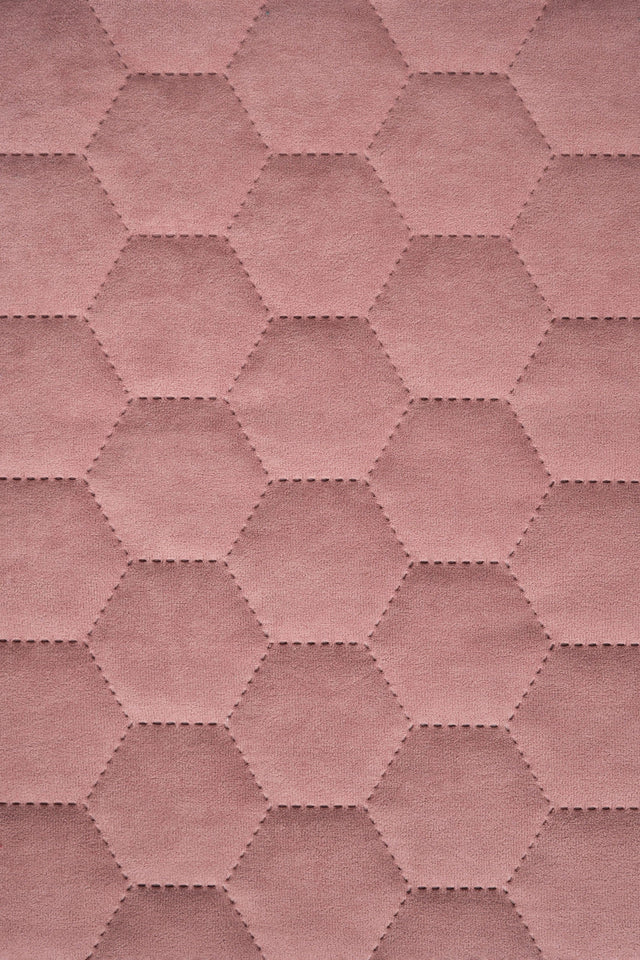 Mjuk korallrosa Uttario velvet 3D – quiltad velour med sexkantsmönster (bild 2 av 3)
