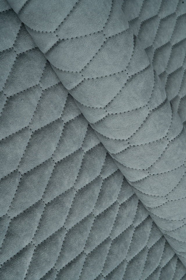 Ljus dimgrå Uttario velvet 3D – quiltad velour med bladmönster (bild 1 av 3)