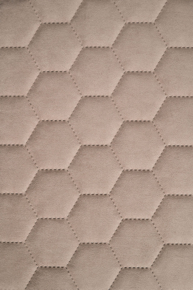 Varm dynbeige Uttario velvet 3D – quiltad velour med sexkantsmönster (bild 2 av 3)