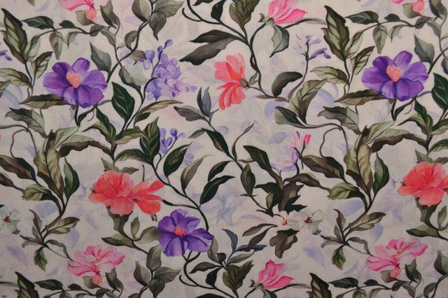 Vitt, lila & rosa viscosetyg med botaniskt blommtryck (bild 3 av 9)