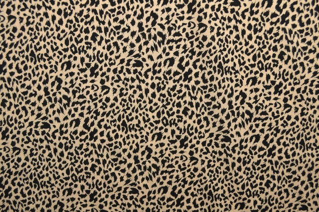 Beige & svart viscosetyg med mini leopardtryck (bild 3 av 9)