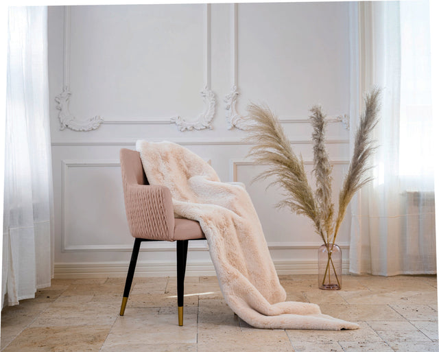 Krämig råvit magic deluxe p301 – quiltad velour med fin flätning (bild 3 av 5)