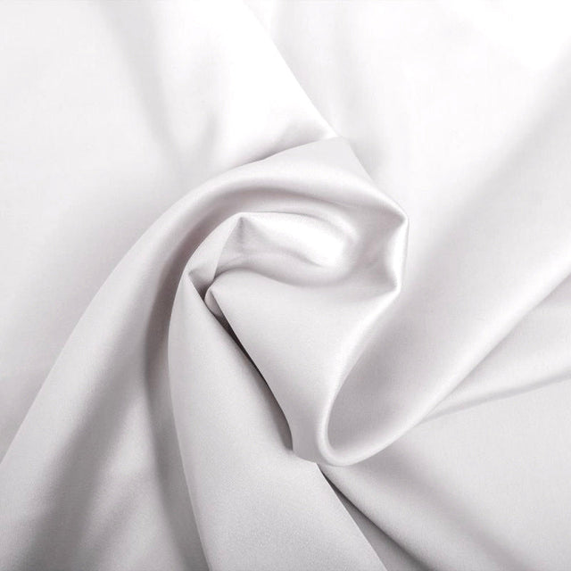 VIT MATT SATIN MED STRETCH – 2-VÄGSSTRETCH & MATT LYSTER