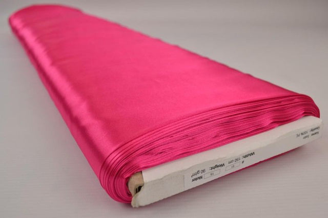 Pink satin tyg – lätt & glansigt (bild 2 av 5)