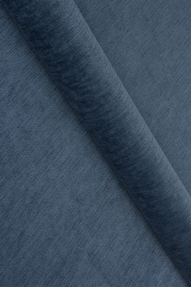 Denimblå Aurora chenille möbeltyg – vätskeavvisande & slitstark (bild 1 av 4)