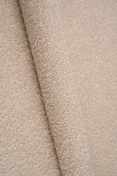 Varm mandelbeige Baloo bouclé möbeltyg – teddy-struktur & extrem slitstyrka (bild 1 av 13)