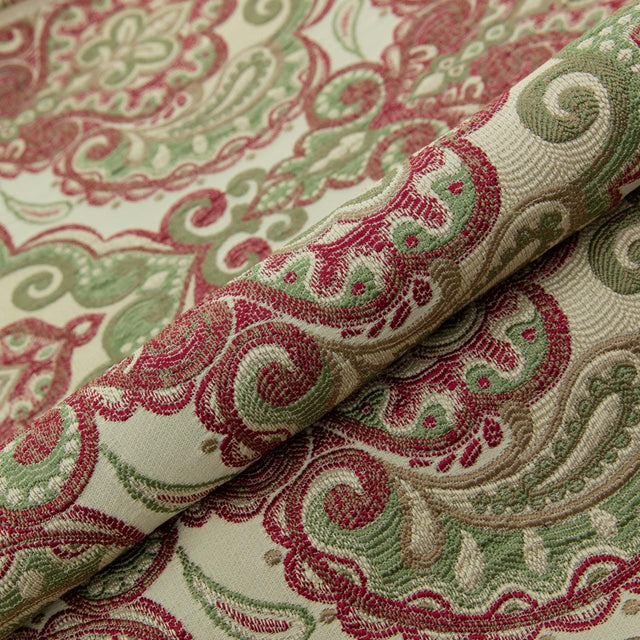 RÖD-GRÖN PAISLEY PÅ CREME BOMBAJ JACQUARD MÖBELTYG – PAISLEY-MÖNSTER