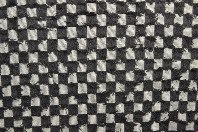 Svart denimtyg med rutigt frynsmönster – metervara till byxor & jackor (bild 3 av 8)