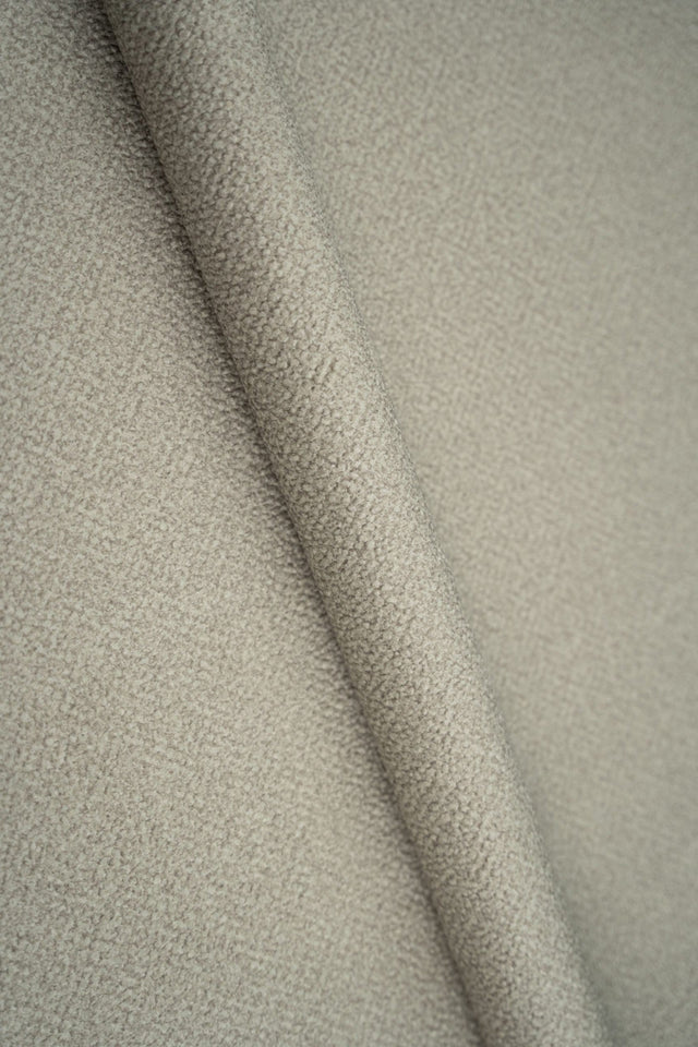 DÄMPAD GRÅBEIGE DRAGON BOUCLÉ MÖBELTYG – LOOPAD STRUKTUR & OEKO-TEX