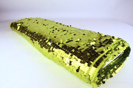 Limegrön paljettyg – stora 8 mm paljetter & envägsstretch (bild 2 av 6)