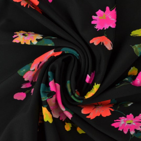 Svart lycra – akvarellblommor, 4-vägs stretch & snabbtorkande (bild 1 av 3)