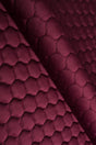 Djup bordeauxröd magic velvet 3D – quiltad velour med droppmönster (bild 1 av 8)