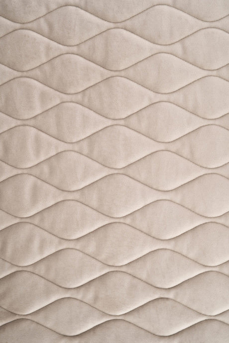 Varm sandbeige magic velvet 3D – quiltad velour med bladmönster (bild 2 av 8)