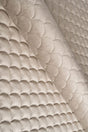 Varm sandbeige magic velvet 3D – quiltad velour med fjällmönster (bild 1 av 8)