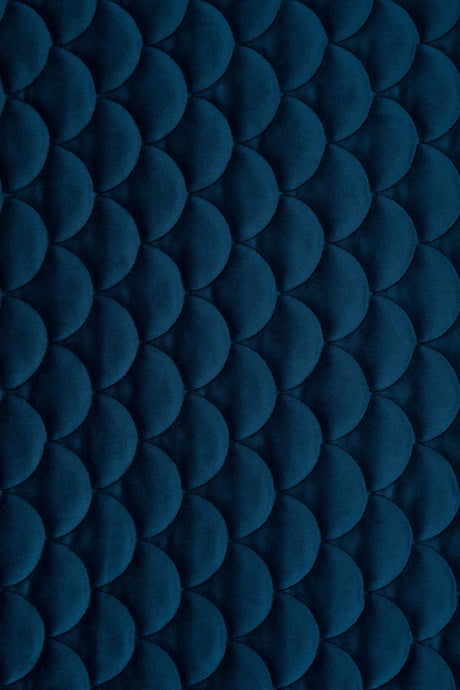 Mörk petrolblå magic velvet 3D – quiltad velour med fjällmönster (bild 2 av 8)
