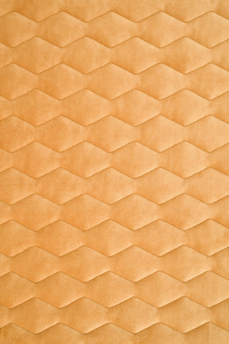 Varm honungsgul magic velvet 3D – quiltad velour med sicksackmönster (bild 2 av 8)
