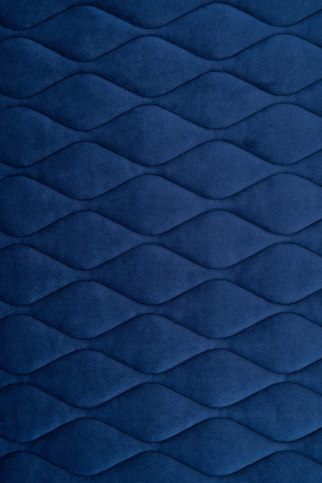 Klassisk marinblå magic velvet 3D – quiltad velour med bladmönster (bild 2 av 8)