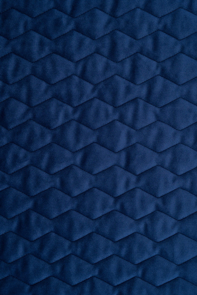 Klassisk marinblå magic velvet 3D – quiltad velour med sicksackmönster (bild 2 av 8)