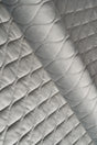 Lugn stengrå magic velvet 3D – quiltad velour med bladmönster (bild 1 av 8)