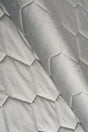 Lugn stengrå magic velvet 3D – quiltad velour med sexkantsmönster (bild 1 av 8)