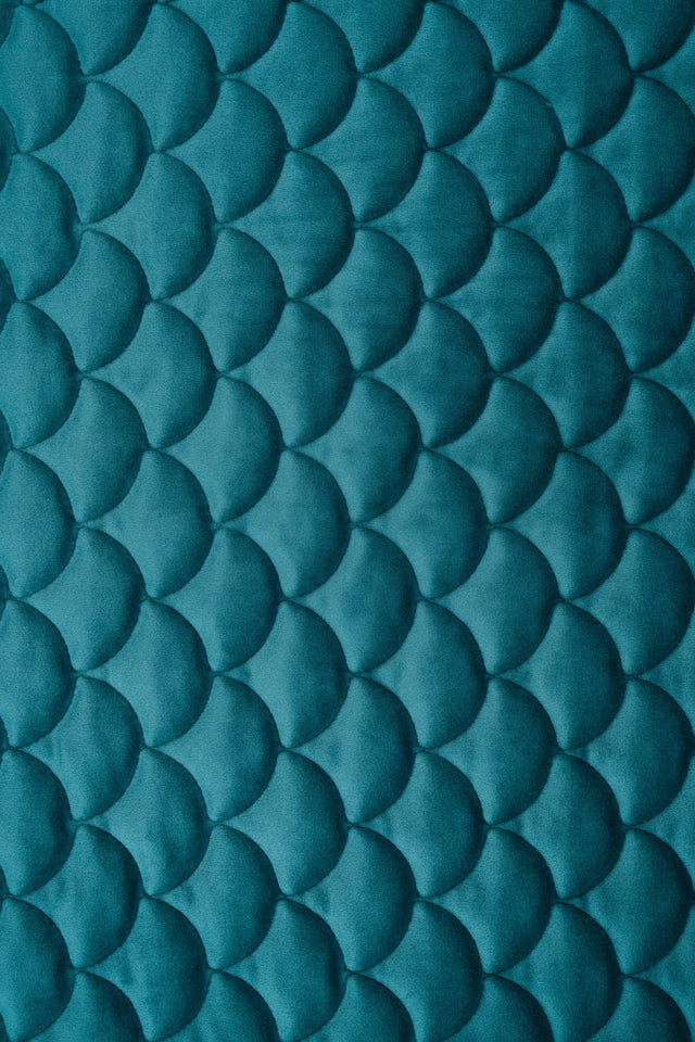 Djup lagunturkos magic velvet 3D – quiltad velour med fjällmönster (bild 2 av 8)