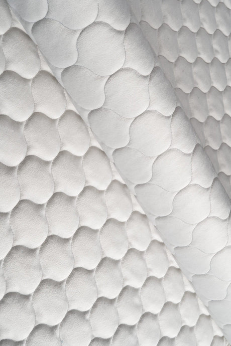 Klar snövit magic velvet 3D – quiltad velour med droppmönster (bild 1 av 8)