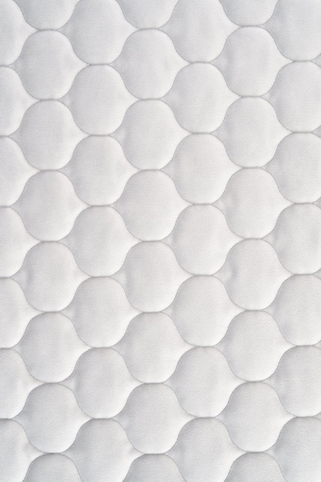 Klar snövit magic velvet 3D – quiltad velour med droppmönster (bild 2 av 8)
