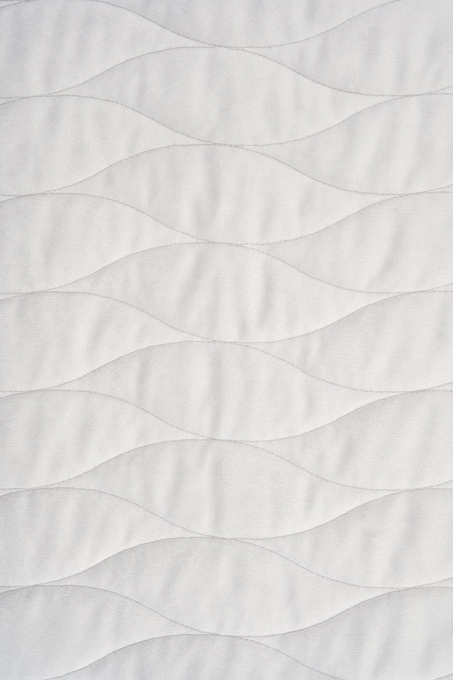 Klar snövit magic velvet 3D – quiltad velour med vågmönster (bild 2 av 8)
