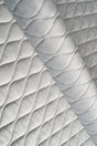 Ljus silvergrå magic velvet 3D – quiltad velour med bladmönster (bild 1 av 8)