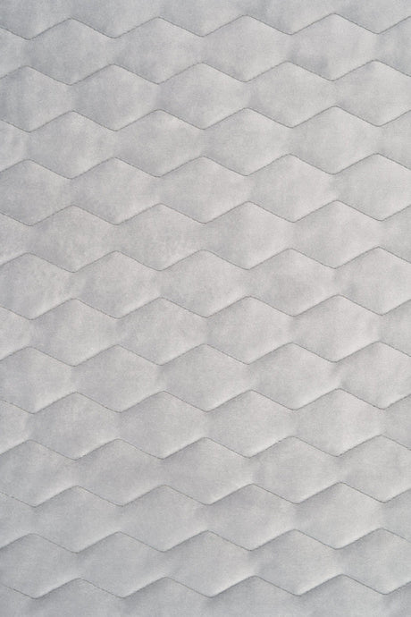 Ljus silvergrå magic velvet 3D – quiltad velour med sicksackmönster (bild 2 av 8)